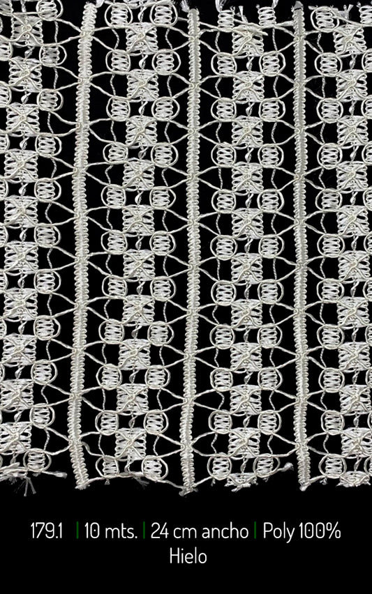 TELA FLORECITAS EMB.24CM  (179.10)